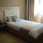 Sky 2 4* Тирана