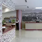 Sky 2 4* Тирана