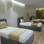 Sky 2 4* Тирана
