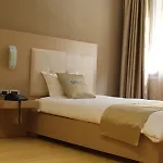 Sky 2 Тирана