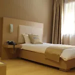 Sky 2 4* Тирана