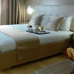 Sky 2 4* Тирана
