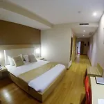 Sky 2 Отель Тирана