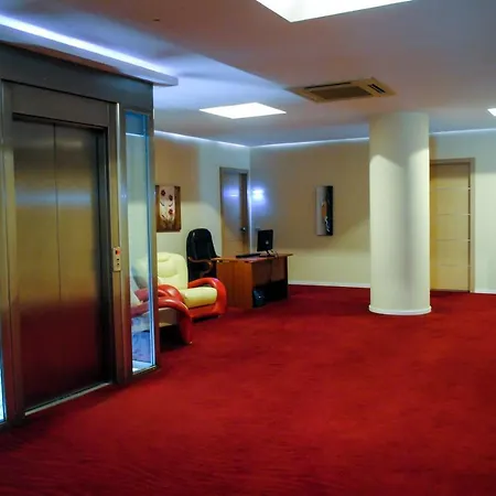 Sky 2 Szálloda Tirana