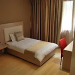 Sky 2 Hotel