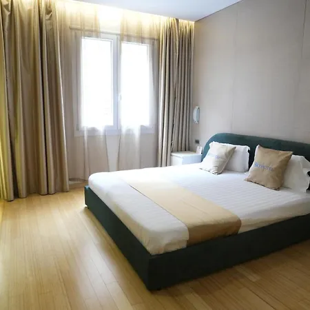 Sky 2 Hotel Tirana
