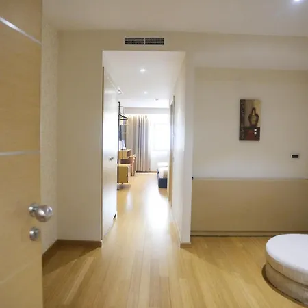 Sky 2 Hotel
