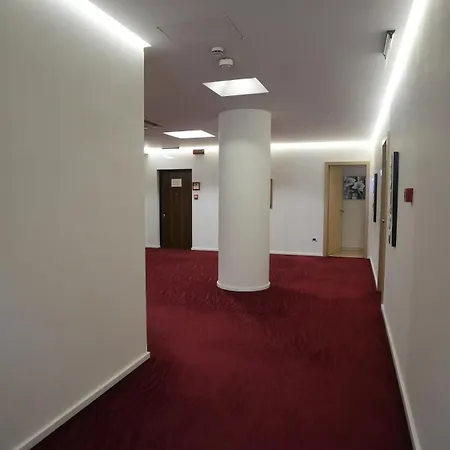 Hotel Sky 2 Tirana