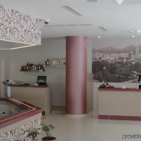 Sky 2 4* Tirana
