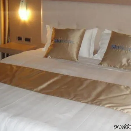 Sky 2 Hotel 4*