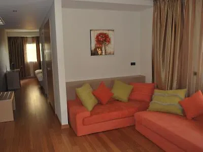 سكاي 2 فندق 4*