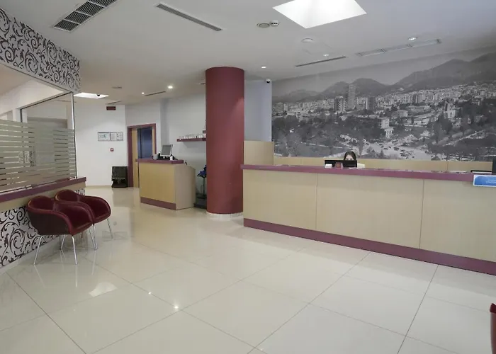 Sky 2 Отель Тирана